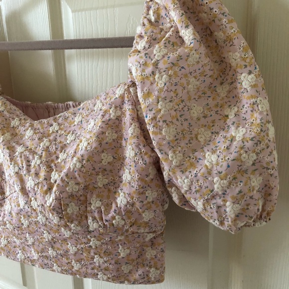 NWOT large embroidered floral crop top - Picture 2 of 6